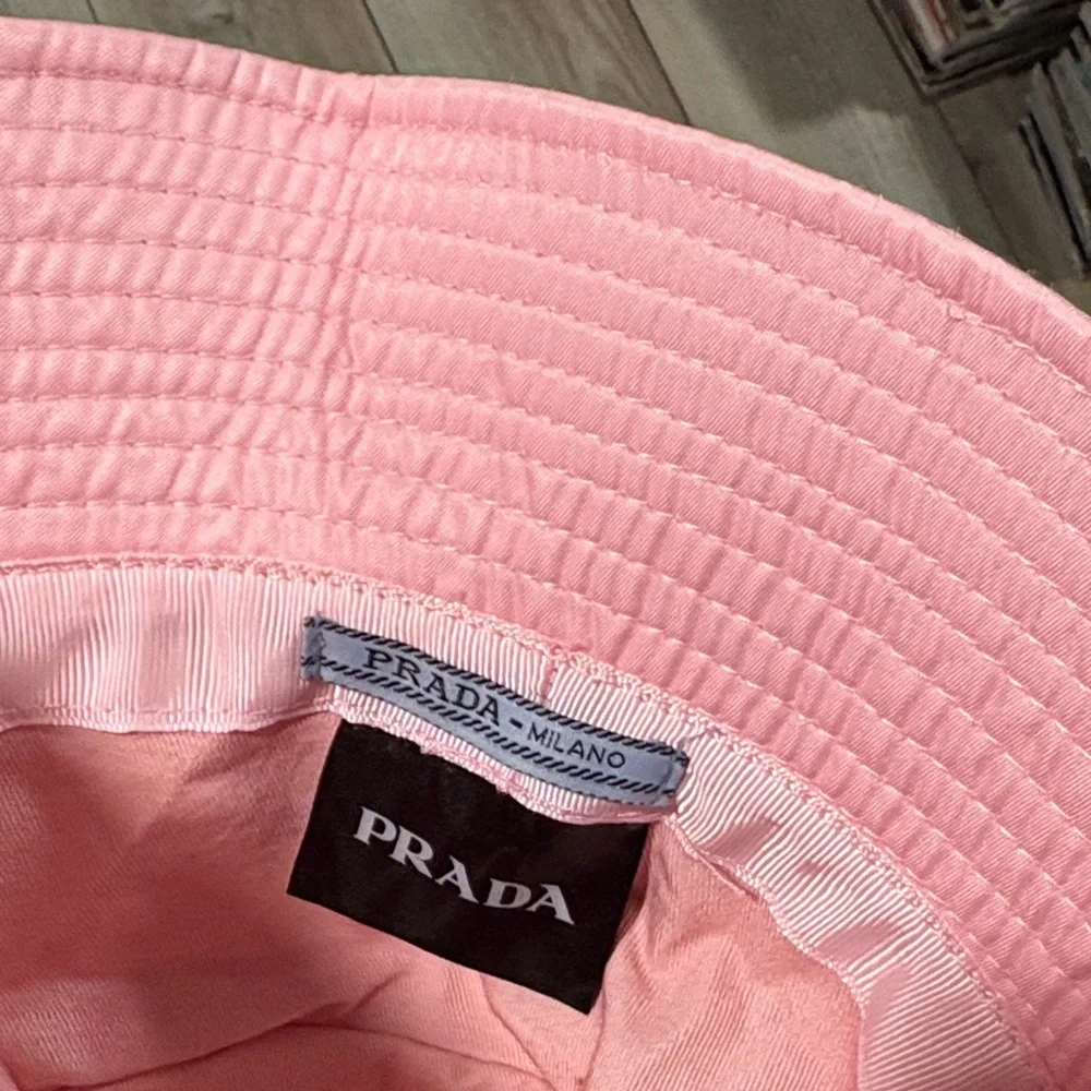 Prada bucket hat - Picture 3 of 3